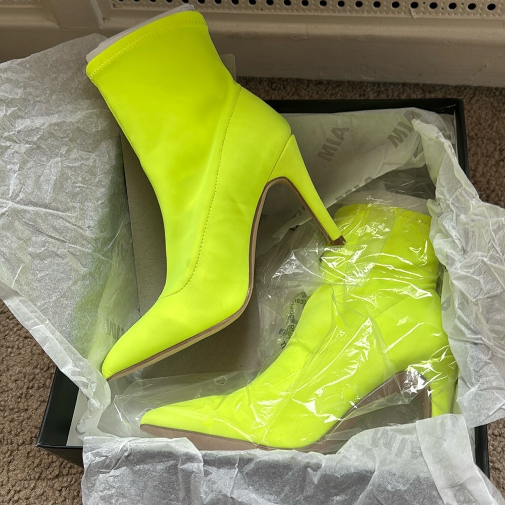 MIA NEON YELLOW BOOTIES